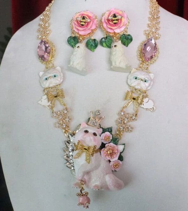 SOLD! 7609 Art Jewelry Vivid Lady-cat Mouse Hand Painted Necklace - Image 3