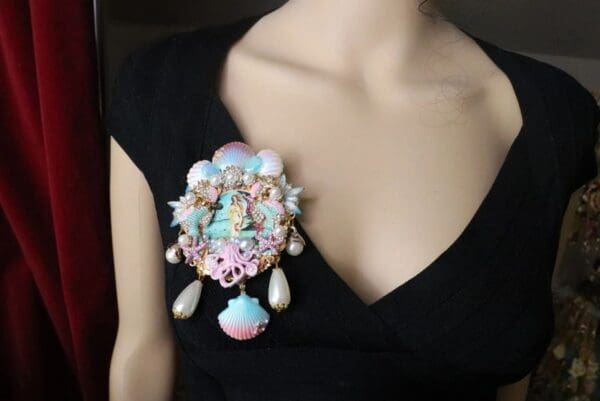 SOLD! 7611 Birth Of Venus Vintage Style Dragons Shell Pink Octopus Huge Stunning Brooch - Image 8