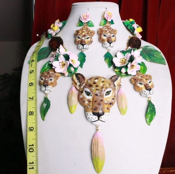 SOLD! 7662 Set Of Art Jewelry Vivid Leopard Family Genuine Jasper Gemstones Hand Painted Necklace+ Earrings - Image 5