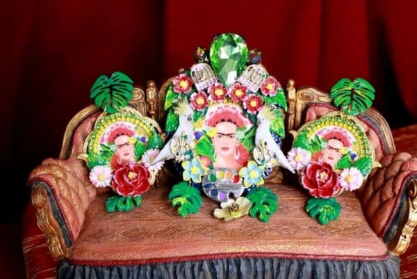 SOLD! 7671 Set Of Frida Kahlo Palette Hand Painted Birds Huge Brooch+ Earrings - Image 4