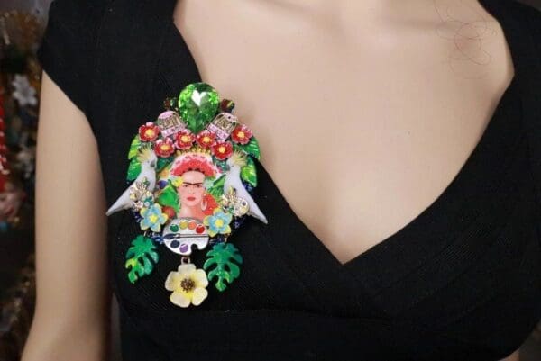 SOLD! 7671 Set Of Frida Kahlo Palette Hand Painted Birds Huge Brooch+ Earrings - Image 6
