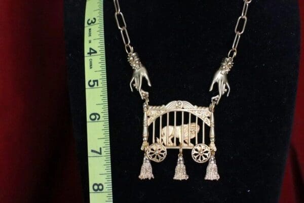 SOLD! 7696 Elegant Gold Tone Lion In a Cage Hands Tassel Choker Necklace - Image 7