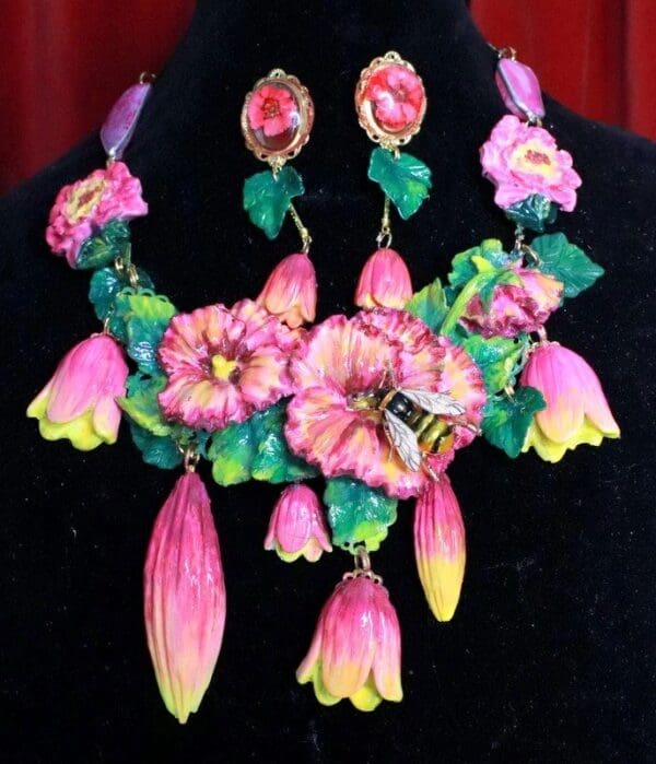 SOLD! 7726 Set Of 3D Effect Hand Painted Village Flowers Hibiscus Bee Massive Genuine Agates Statement Necklace+ Earrings