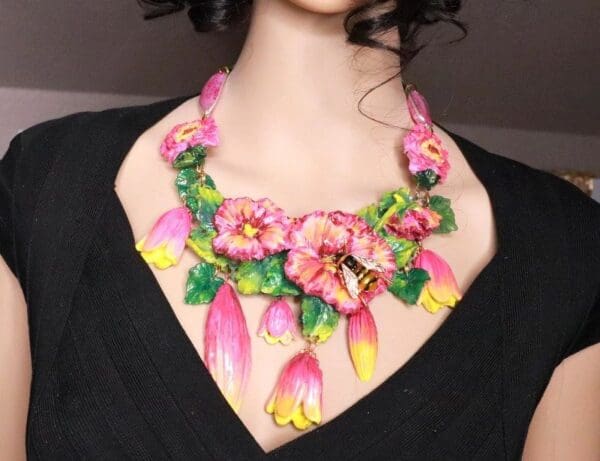 SOLD! 7726 Set Of 3D Effect Hand Painted Village Flowers Hibiscus Bee Massive Genuine Agates Statement Necklace+ Earrings - Image 2