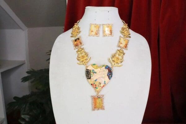 SOLD! 7736Set Of Gustav Klimt Carved Heart Frames Necklace+ Earrings - Image 5