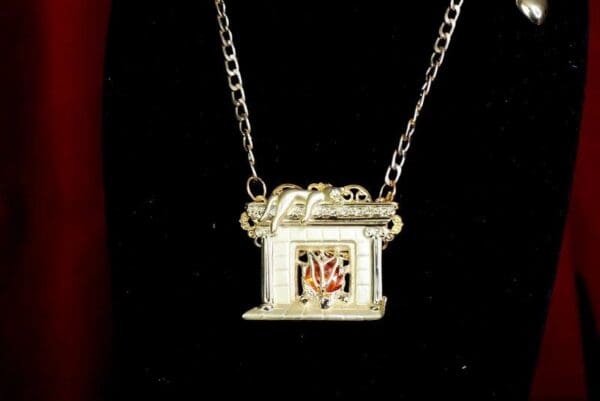SOLD! 7749 Enamel Elegant Gold Tone Fireplace With A Cat Pendant - Image 2