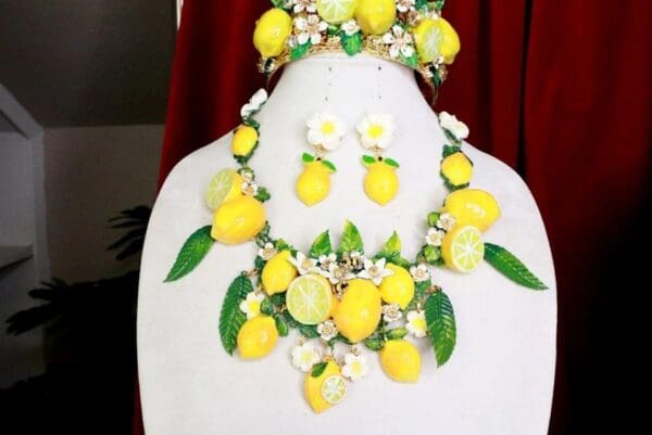 SOLD! 7751 Set Of Baroque 3D Effect Lemon Fruit Bee Statement Necklace+ Earrings - Image 4