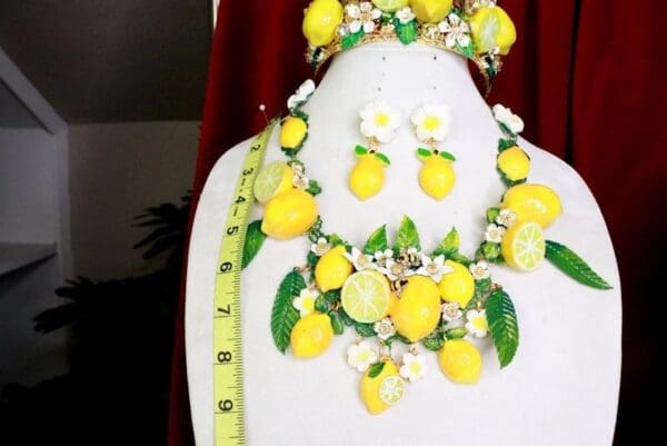 SOLD! 7751 Set Of Baroque 3D Effect Lemon Fruit Bee Statement Necklace+ Earrings - Image 6