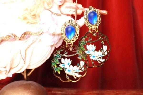 SOLD! 7760 Enamel Asian Style Leaf Super Light Weight Earrings Studs