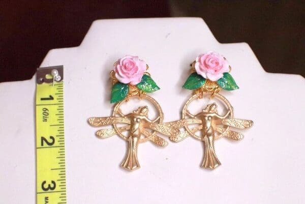 SOLD! 7763 Enamel Victorian Gold Tone Fairy Rose Earrings Studs - Image 6