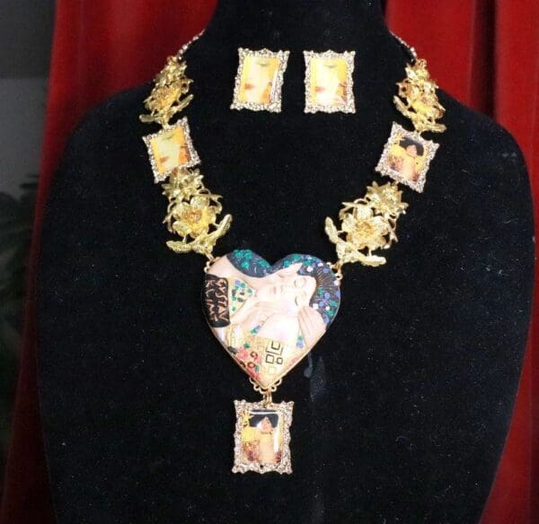 SOLD! 7766 Set Of Gustav Klimt Carved Heart Frames Necklace+ Earrings