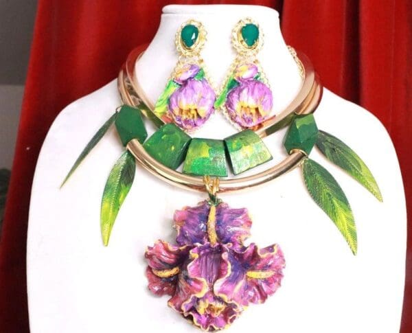 SOLD! 7779 Hand Painted Art Nouveau Iris 3D Effect Unusual Necklace - Image 3