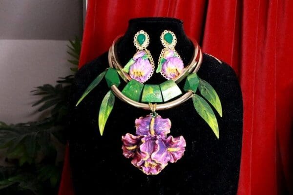 SOLD! 7779 Hand Painted Art Nouveau Iris 3D Effect Unusual Necklace - Image 4