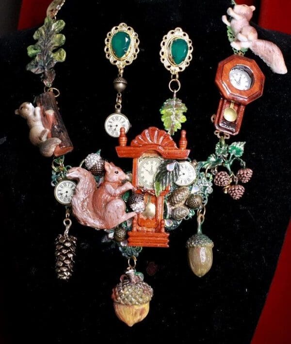 SOLD! 7795 Set Of Art Jewelry 3D Effect Squirrel Clock Oak Necklace+ Earrings