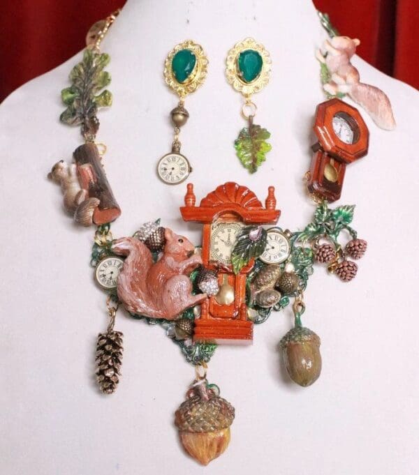 SOLD! 7795 Set Of Art Jewelry 3D Effect Squirrel Clock Oak Necklace+ Earrings - Image 3