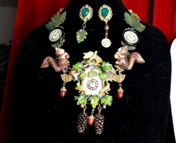 SOLD! 7796 Set Of Art Jewelry 3D Effect Squirrel Coo Coo Clock Oak Necklace+ Earrings