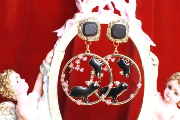 SOLD! 7820 Baroque Gold Tone Black Bunnies Flower Blossom Dangle Earrings - Image 5