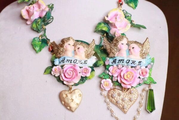 SOLD! 7877 Baroque Amore Cherubs Banner Roses Hand Painted Brooch - Image 5