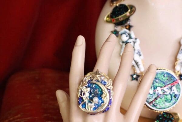 SOLD! 7960 Massive Genuine Agate Feeding The Moon Metal Adjustable Cocktail Ring - Image 6