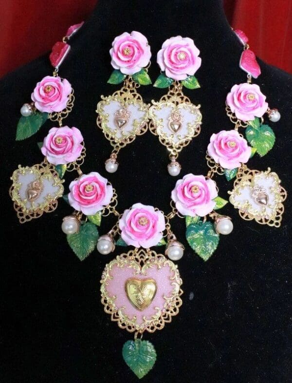 SOLD! 7983 Set Of Baroque Roses Hearts Pearl Necklace + Earirngs