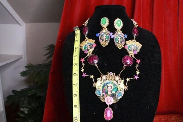 SOLD! 7996 Set Of Frida Kahlo Pastel Stars Monkey Necklace+ Earrings - Image 4