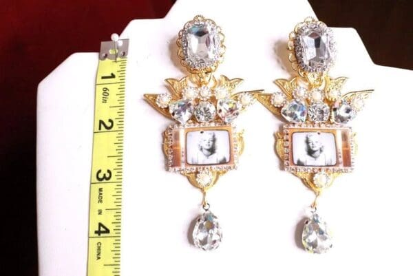 SOLD! 8067 Marilyn Monroe Tv Earrings Studs - Image 5