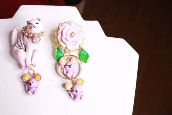 SOLD! 8068 Irregular Cat Mice Rose Hand PaintedEarrings - Image 4