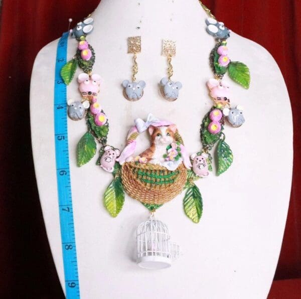 SOLD! 8144 Set Of Art Jewelry Hand Painted 3D Effect Kitty Cat Mise Statement Necklace+ Earrings - Image 6