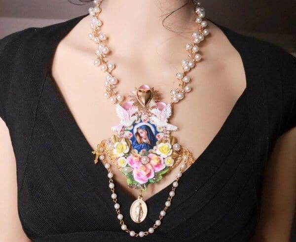 SOLD! 8162 Set Of Virgin Mary Doves Sacred Heart Pearl Necklace+ Earrings - Image 9