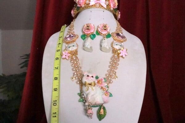 SOLD! 8176 Art Jewelry Vivid Lady-cat Mouse Hand Painted Necklace - Image 6