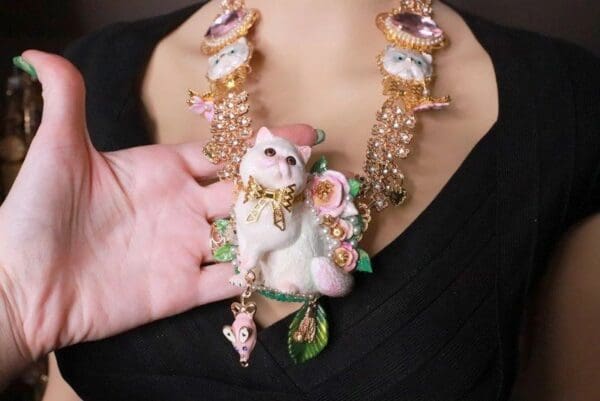 SOLD! 8176 Art Jewelry Vivid Lady-cat Mouse Hand Painted Necklace - Image 10