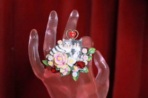 SOLD! 8178 Baroque Art Jewelry Cats Love Cocktail Adjustable Ring - Image 4
