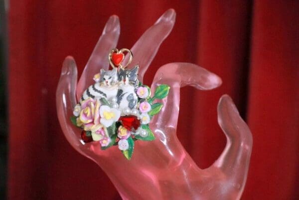 SOLD! 8178 Baroque Art Jewelry Cats Love Cocktail Adjustable Ring - Image 5