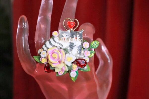 SOLD! 8178 Baroque Art Jewelry Cats Love Cocktail Adjustable Ring - Image 2