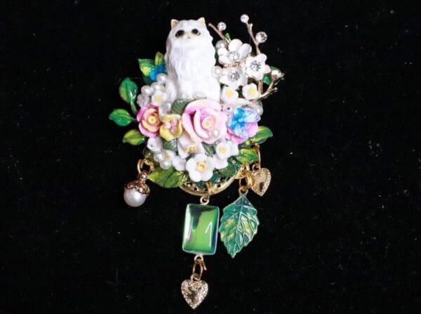 SOLD! 8179 Baroque Art Jewelry 3D Effect Lady-cat Mouse Brooch - Image 5
