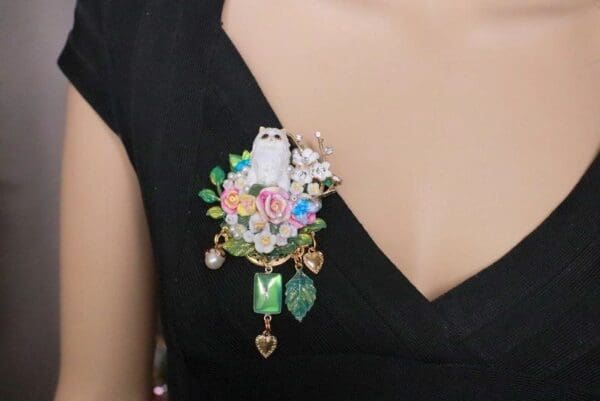 SOLD! 8179 Baroque Art Jewelry 3D Effect Lady-cat Mouse Brooch - Image 9