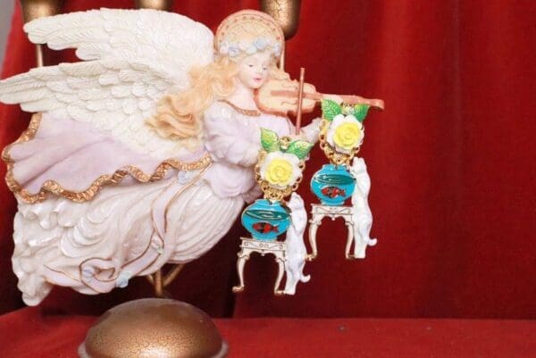 SOLD! 8184 Runway Baroque Cat Aquarium Roses Adorable Earrings - Image 2