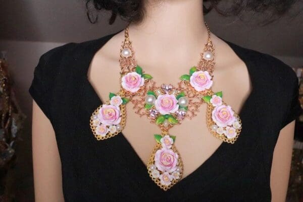 SOLD! 5927 Set Of Baroque Hand Painted Roses Pearl Necklace+ Earrings - Image 10