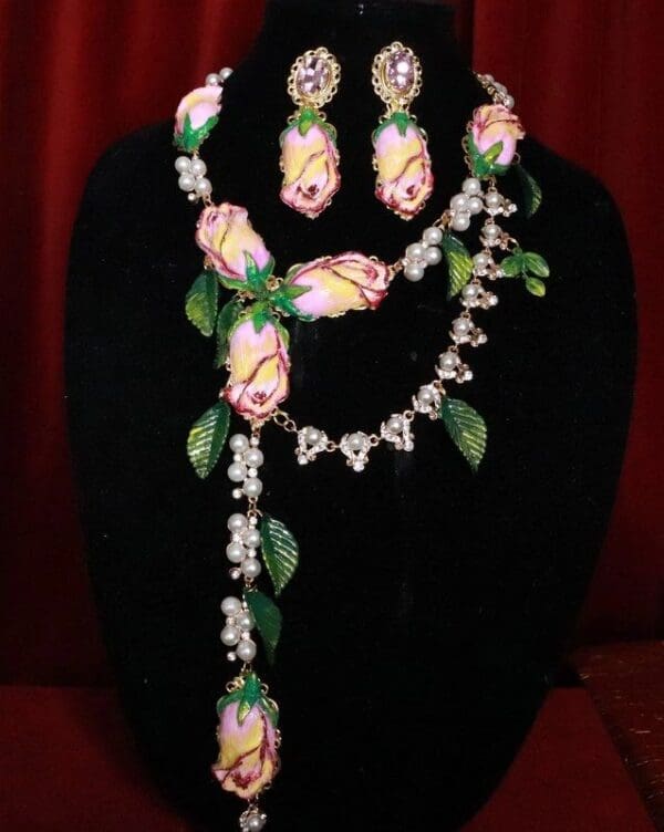 SOLD! 8217 Set Of Rose Flower Cabochon Pearl Necklace+ Earrings