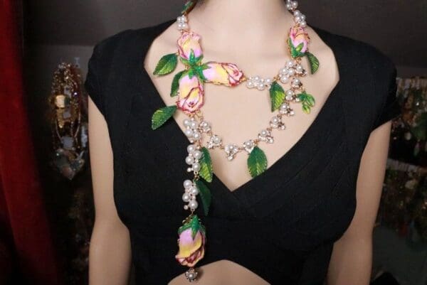 SOLD! 8217 Set Of Rose Flower Cabochon Pearl Necklace+ Earrings - Image 9