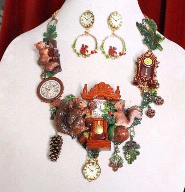 SOLD! 8218 Set Of Art Jewelry 3D Effect Squirrel Clock Oak Necklace+ Earrings