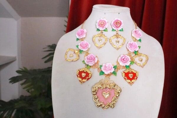 SOLD! 8232 Set Of Baroque Sacred Heart Pale Roses Statement Necklace+ Earrings - Image 4