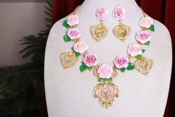 SOLD! 8234 Set Of Baroque Sacred Heart Pale Roses Statement Necklace+ Earrings - Image 2