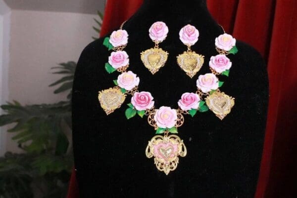 SOLD! 8234 Set Of Baroque Sacred Heart Pale Roses Statement Necklace+ Earrings