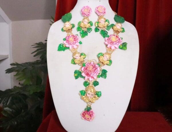 SOLD! 8240 Set Of Baroque Sleeping Cherubs Angels Peony Hand Painted Necklace+ Earrings - Image 5