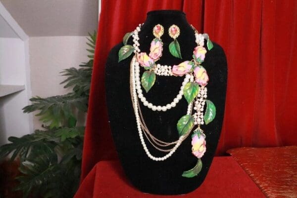 SOLD! 8255 Set Of Rose Flower Cabochon Pearl Necklace+ Earrings - Image 5