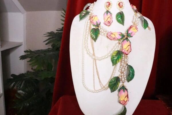 SOLD! 8255 Set Of Rose Flower Cabochon Pearl Necklace+ Earrings - Image 6