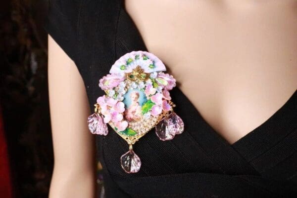 SOLD! 8277 Young Marie Antoinette Fan Pale Flowers Heart Huge Brooch - Image 7