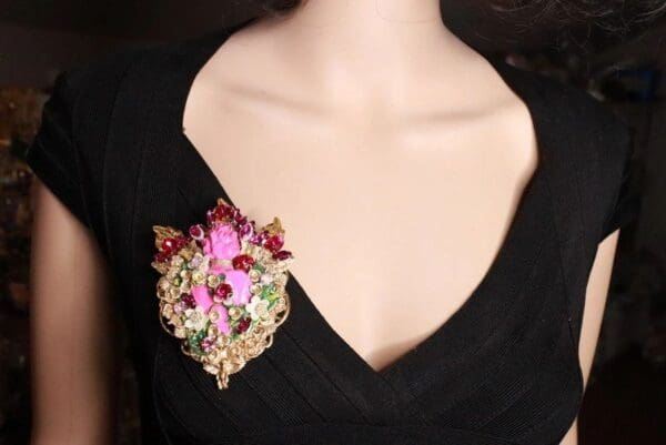 SOLD! 8287 Runway Baroque Fuchsia Sacred Heart Rhinestones Brooch - Image 7