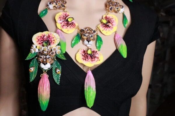 SOLD! 8289 Baroque Hand Painted Vivid Orchid Leopard Animal Brooch - Image 9
